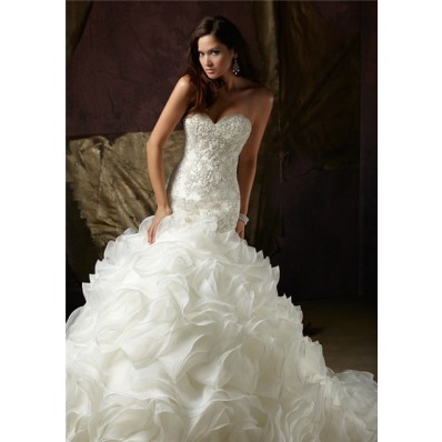 Ball Gown Sweetheart Lace Beaded Organza Ruffle Wedding Dress With Pearls