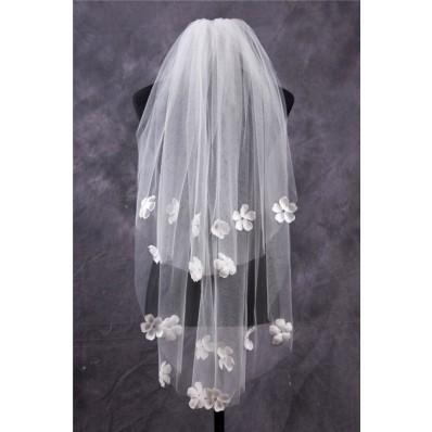 Fairytale Two Tiers Tulle Flowers Fingertip Length Wedding Bridal Veil
