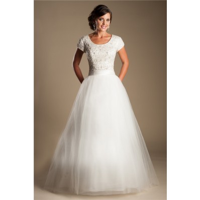 Modest Ball Gown Scoop Neck Short Sleeve Tulle Beaded Wedding Dress With Belt