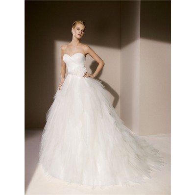 Simple Ball Gown Strapless Sweetheart Layered Tulle Wedding Dress With Flowers Beaded Belt