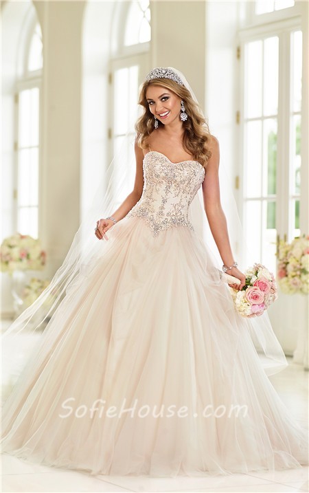 Scalloped Plunging Bodice Drop Waist Lace Wedding Dress - VQ