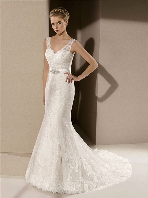 Fitted Mermaid V Neck Low Back Ivory Lace Wedding Dress