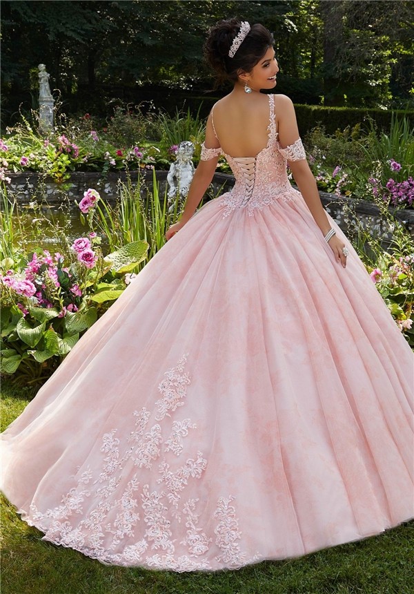 Charming Ball Gown Prom Dress Light Pink Tulle Lace Quinceanera Dress