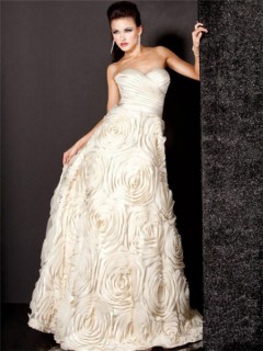 A Line Princess Sweetheart Long Ivory Evening Wear Dress With Flowers
