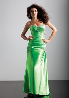 A-Line/Princess sweetheart long green silk prom dress with beading and pleated