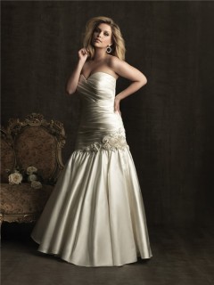 Elegant mermaid sweetheart sweep train ivory satin plus size wedding dress