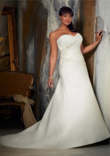 A Line Sweetheart Corset Back Ruched Organza Lace Plus Size Wedding Dress With Pearls