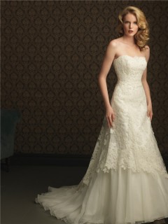 A Line Strapless Organza Lace Designer Wedding Dress With Train Buttons
