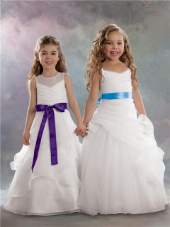A-line Princess Scoop Floor length White Organza Flower Girl Dress with Sash Bow