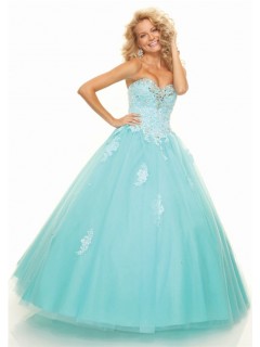 A line sweetheart floor-length light blue prom dress with beading