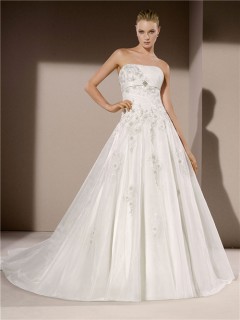 Ball Gown Strapless Organza Applique Beaded Wedding Dress With Crystal Belt