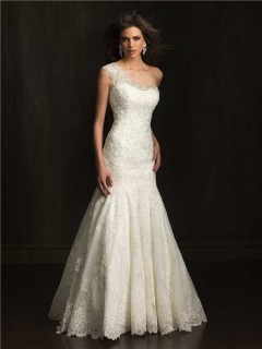 Elegant Fitted Mermaid One Shoulder Lace Beaded Wedding Dress With Buttons