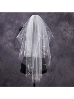 Elegant Tulle Embroidery Fingertip Length Wedding Bridal Veil With Pearls