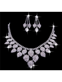 Luxurious Shining Alloy crystal Wedding Bridal Jewelry Set,Including Necklace And Earrings