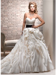 Luxury Ball Gown Sweetheart Cream Ivory Organza Layered Wedding Dress With Black Sash