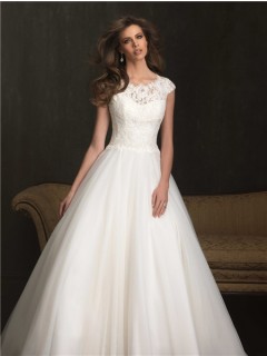 Modest Ball Gown Cap Sleeve Lace Tulle Wedding Dress With Buttons