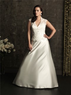 Sexy v neck backless court train lace plus size wedding dress with beading and buttons