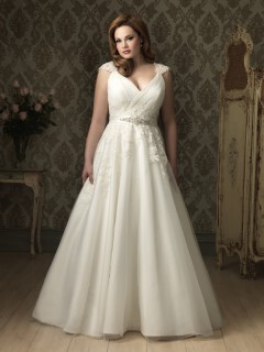 A line Princess v neck cap sleeve tulle lace plus size designer wedding dress with applique