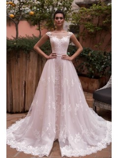 Stunning Vintage Lace Wedding Dress Illusion Neckline
