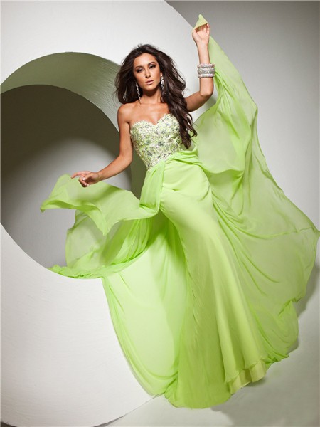 Cute Flowy Sweetheart Floor Length Lime Green Chiffon Prom Dress With Beading