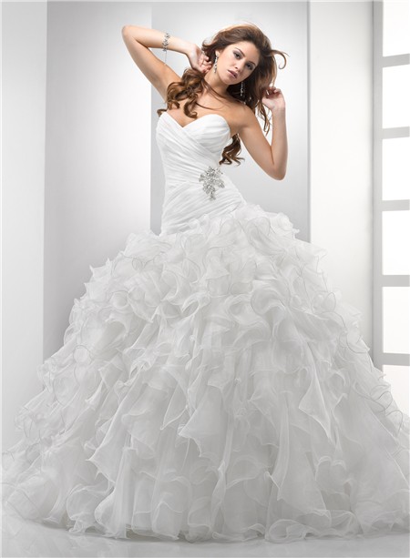 Simple Ball Gown Sweetheart Puffy Organza Wedding Dress With Ruffles Crystal Beading Pleat