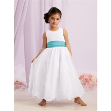 A-line Princess Scoop Long White Taffeta Flower Girl Dress With Lace