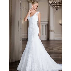 Chic Mermaid V Neck Lace Wedding Dress With Buttons
