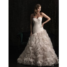 Fitted Ball Gown Sweetheart Champagne Organza Ruched Wedding Dress With Crystals 