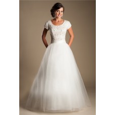 Modest Ball Gown Scoop Neck Short Sleeve Tulle Beaded Wedding Dress With Belt