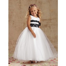 Puffy Ball Gown Scoop Neck White Tulle Black Lace Little Flower Girl Dress With Sash